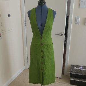 Green Sleeveless Button-Down Dress